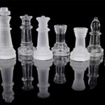 2Mockups_Land_0025_4025297_chess-pieces-isolated-on-black-background-beautiful-reflection_AOAY1438